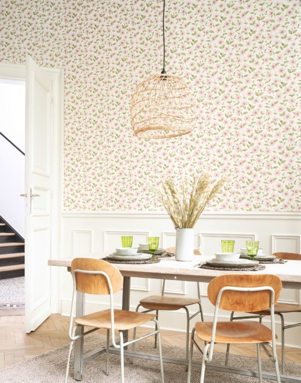 Ambiente cocina con papel pintado de Clematites Rose Anglais 87644352